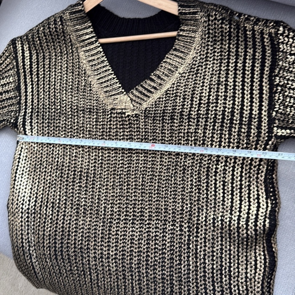 Chic Black and Gold V-Neck Sweater - Picture 7 of 13